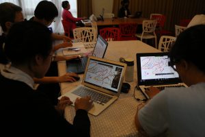 使用ZOOM會議功能中的“共同註記”,能夠讓講師與學習者同時留下訊息。即使不是面授上課,也能在線上同步進行交流。